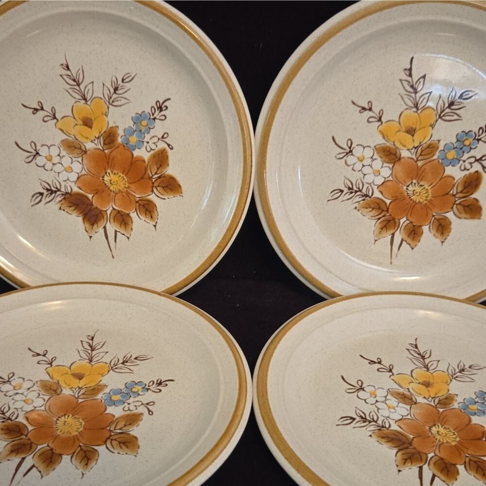 Mikasa Flower Arrangements Summer Flowers KL801 Stoneware Salad Plates Set/4